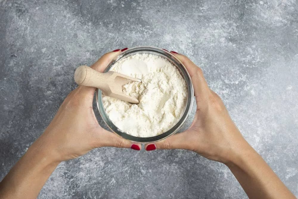 Ile to 500 gram mąki? Poznaj precyzyjny przelicznik mąki na szklanki