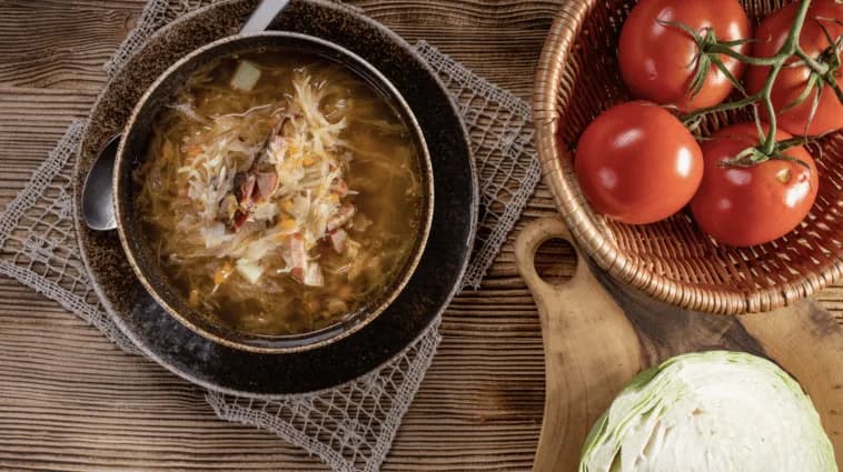 Kalorie w kapuśniaku z ziemniakami. Zaskakująco niski lub wysoki wynik?