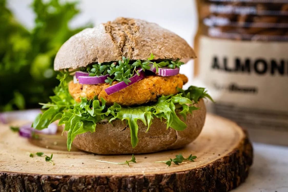 Wege burger – ile kalorii kryje się w tej zdrowej alternatywie?