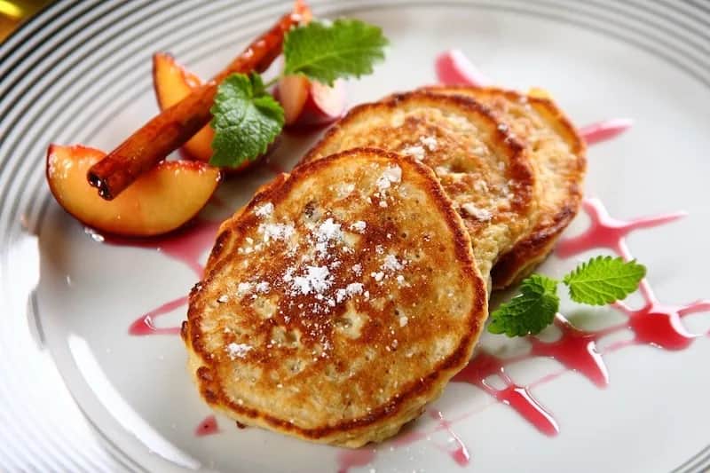 Placki owsiane z bananem i miodem - idealne na śniadanie