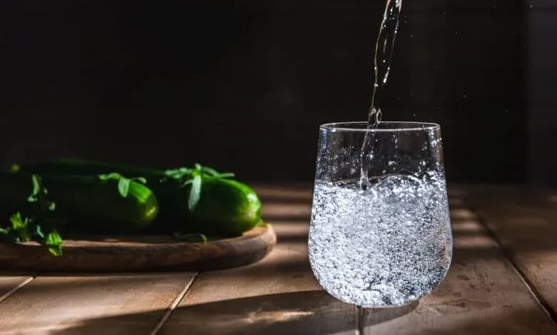 Ile szklanek to 300 ml wody? Zdziwisz się jak niewiele!