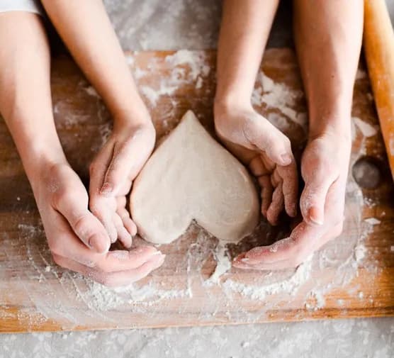 Jak zrobić klej z mąki – prosty przepis na bezpieczny i ekologiczny klej