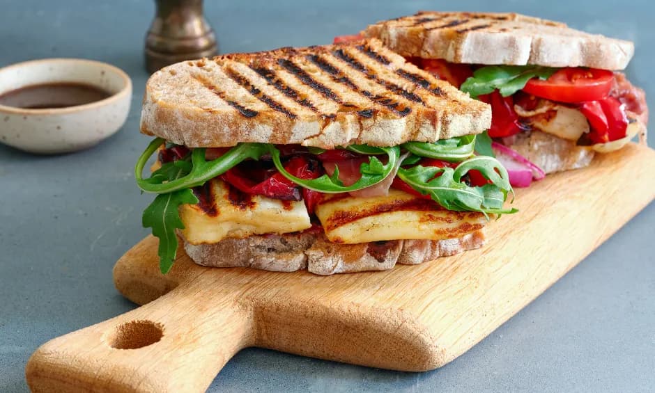 Kanapka halloumi: Szybki i pyszny przepis na zdrową i smakowitą przekąskę