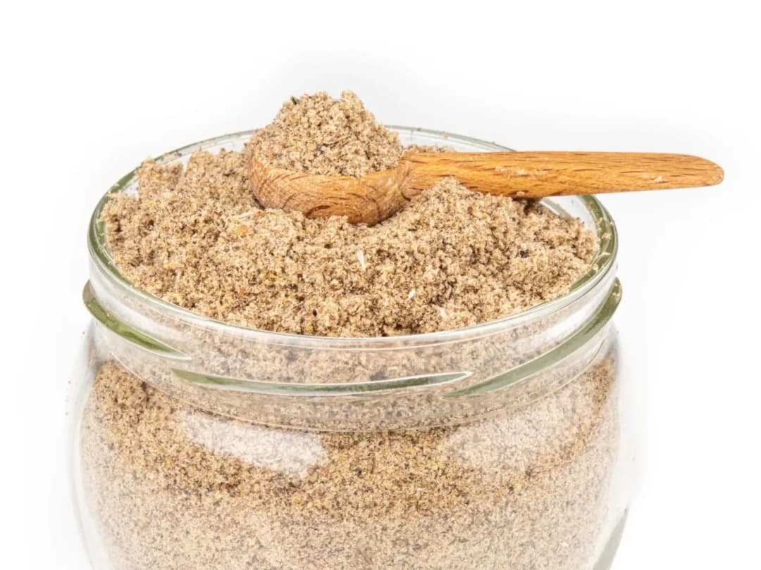 Czy mąka ze świerszczy jest zdrowa? Poznaj jej wartości odżywcze i ryzyka