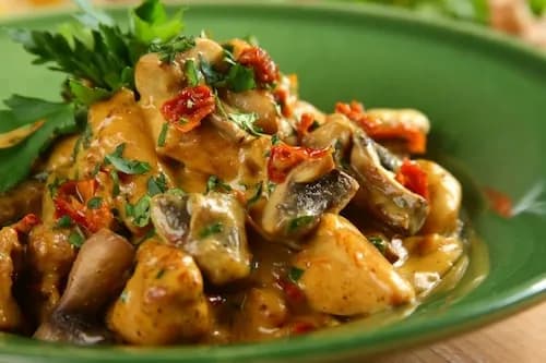 7 najlepszych dań z indyka, warzyw i suszonych pomidorów