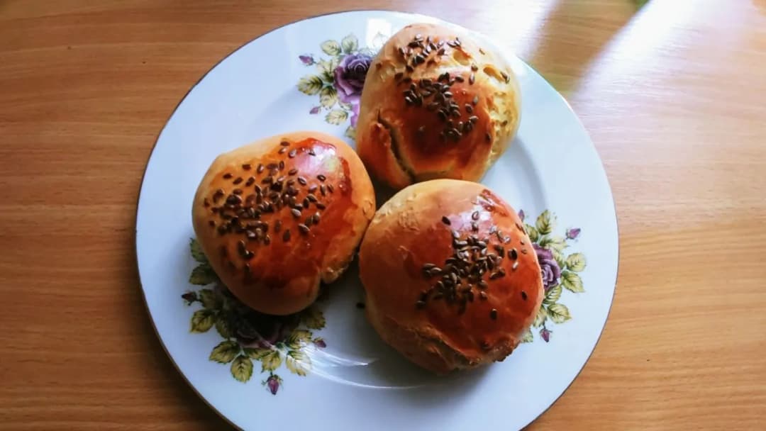 Bułki orkiszowe ze słonecznikiem i siemieniem lnianym