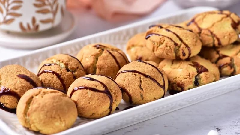 Co zrobić z mąki kokosowej? Przepisy na zdrowe wypieki i dania wytrawne